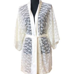 Flora Nikrooz Satin Trim Lace Short Dressing Robe Lounge Wear Lingerie S…